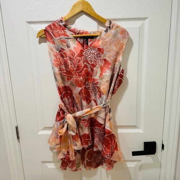 White House Black Market - Sleeveless Top, Tie-Waist, Size S, Flowy Material - Picture 2 of 4